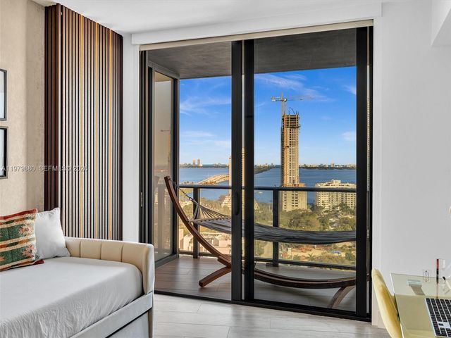 121 NE 34th St 2104, Miami, FL 33137