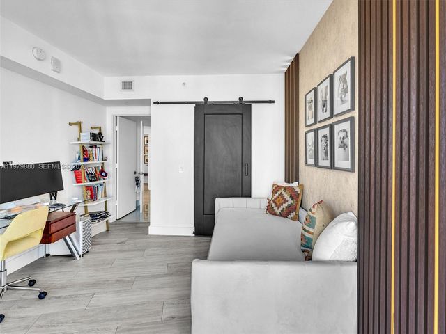 121 NE 34th St 2104, Miami, FL 33137