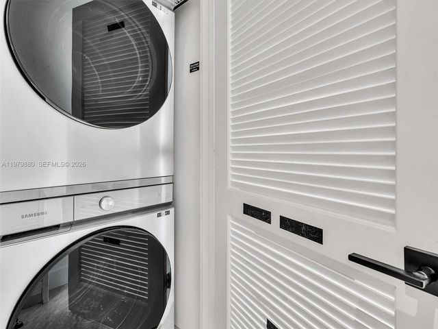 121 NE 34th St 2104, Miami, FL 33137