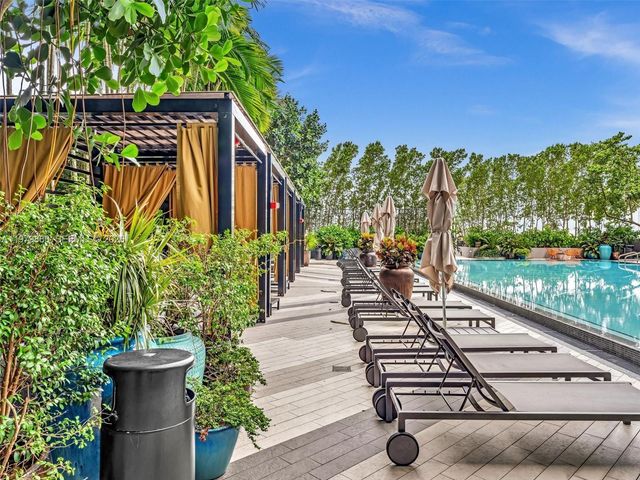 121 NE 34th St 2104, Miami, FL 33137