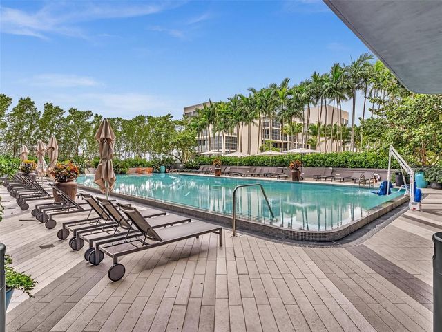 121 NE 34th St 2104, Miami, FL 33137