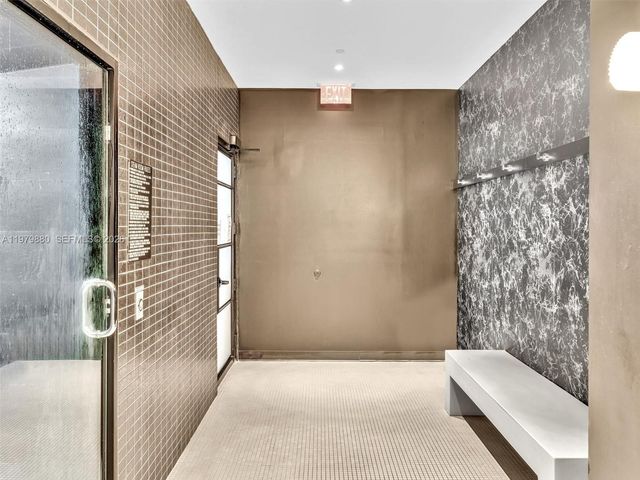 121 NE 34th St 2104, Miami, FL 33137