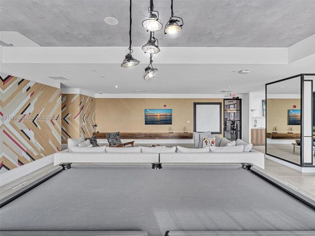 121 NE 34th St 2104, Miami, FL 33137