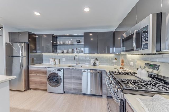 2233 S Highland Avenue H0801, Lombard, IL 60148