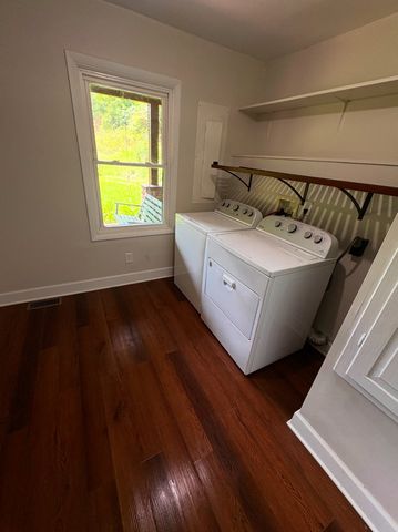 140 Carver Hollow Rd, Pleasant Shade, TN 37145