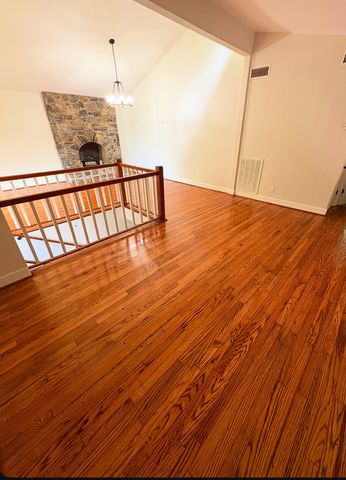 140 Carver Hollow Rd, Pleasant Shade, TN 37145
