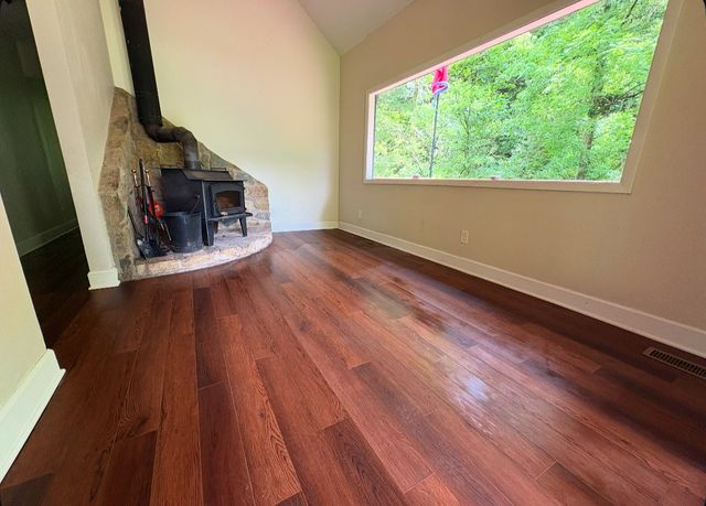 140 Carver Hollow Rd, Pleasant Shade, TN 37145