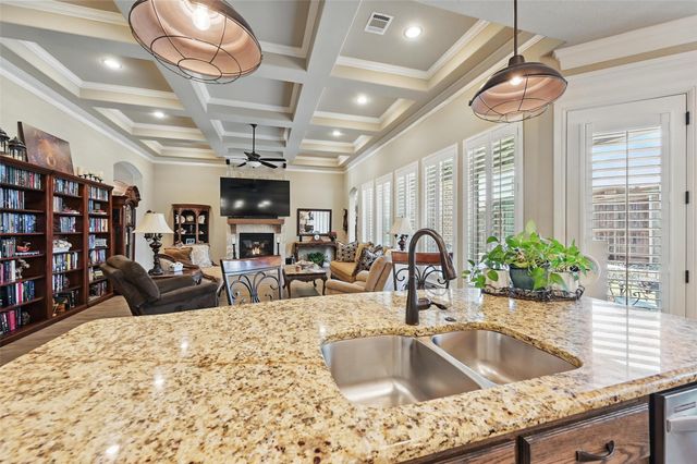 6902 Clayton Nicholas Court, Arlington, TX 76001