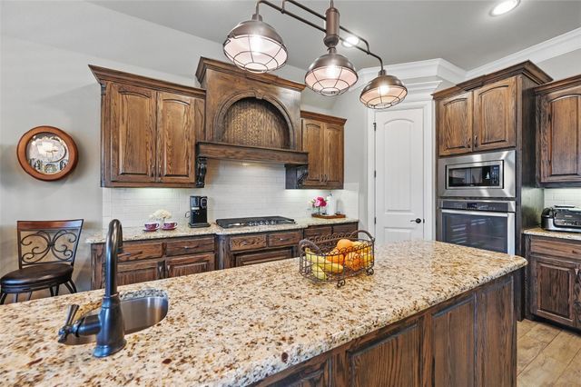 6902 Clayton Nicholas Court, Arlington, TX 76001