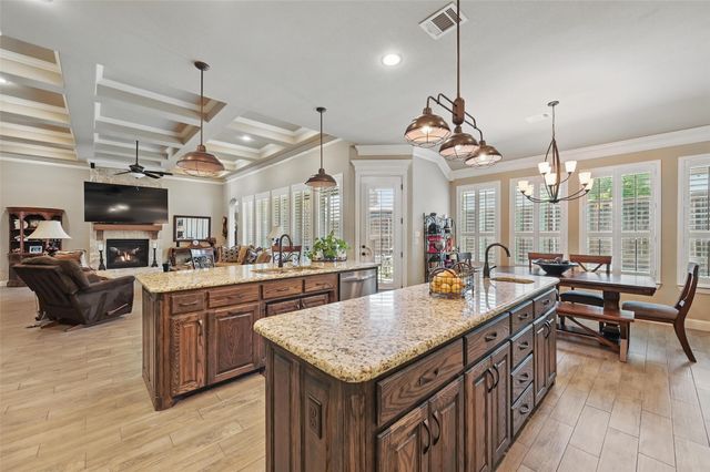 6902 Clayton Nicholas Court, Arlington, TX 76001