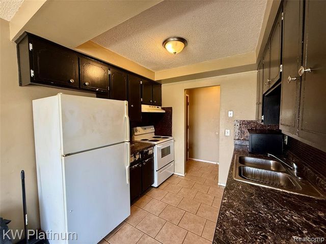 8214 24 Mile Road, Utica, MI 48316