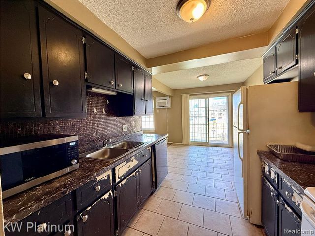 8214 24 Mile Road, Utica, MI 48316