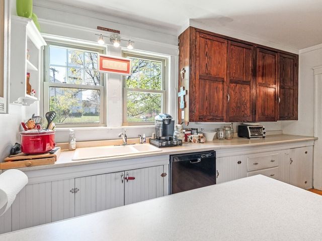 1066 Pleasant Street, Worcester, MA 01602