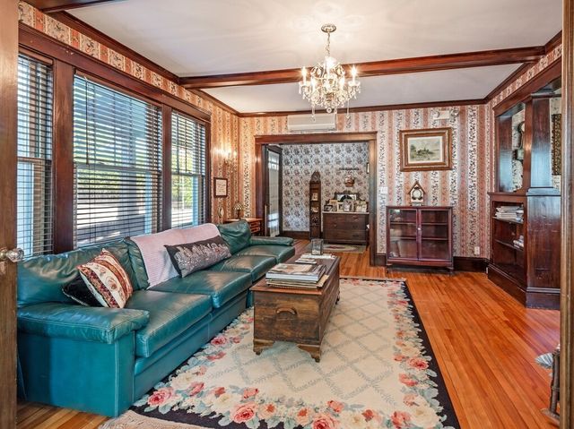 1066 Pleasant Street, Worcester, MA 01602