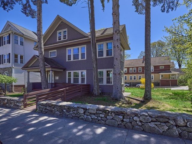 1066 Pleasant Street, Worcester, MA 01602