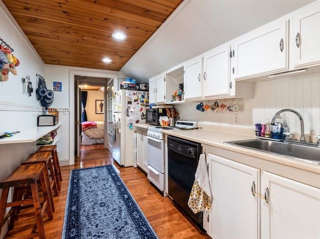 1066 Pleasant Street, Worcester, MA 01602