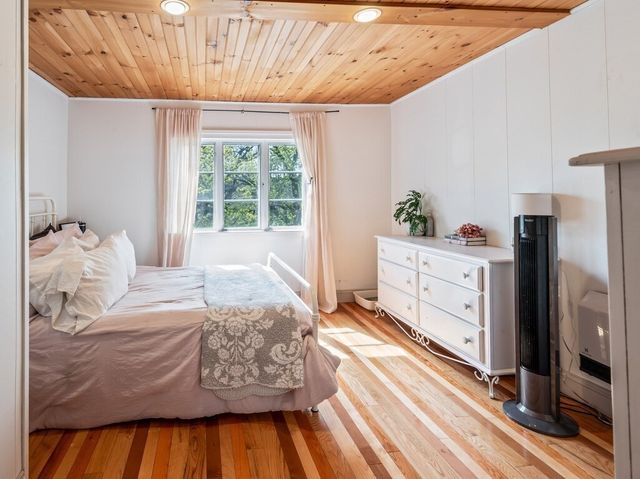 1066 Pleasant Street, Worcester, MA 01602