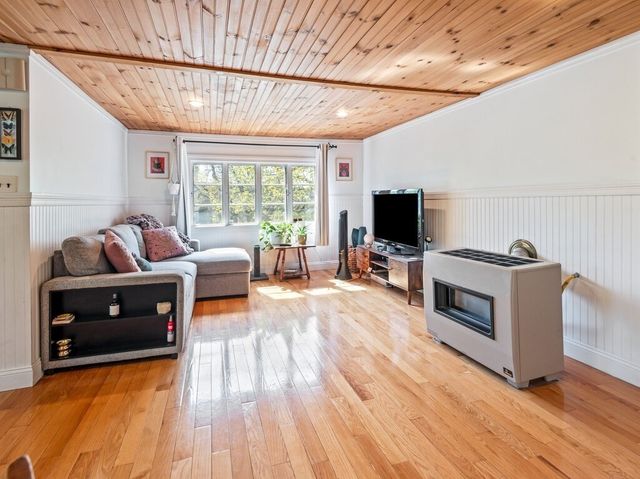1066 Pleasant Street, Worcester, MA 01602