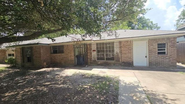 4502 Charriton Drive, Houston, TX 77039