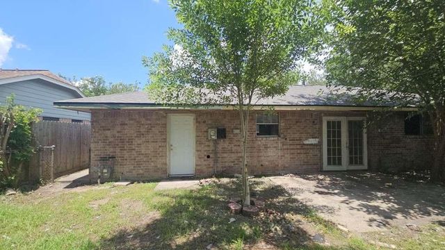 4502 Charriton Drive, Houston, TX 77039