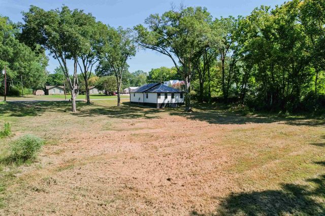 135 W THIRD ST, Henderson, TN 38340