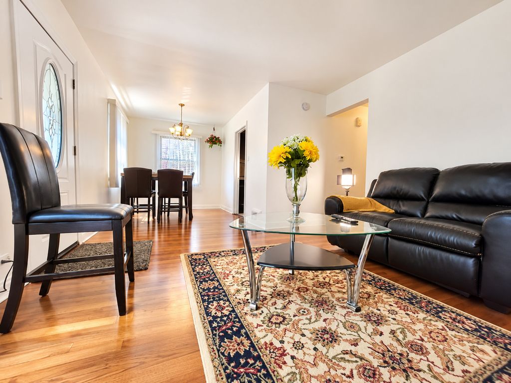 11346 S AVENUE G Street, Chicago, IL 60617 — photo 3
