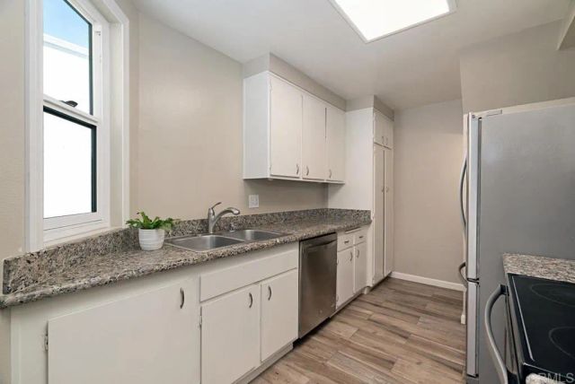 8448 Via Sonoma 100, La Jolla, CA 92037