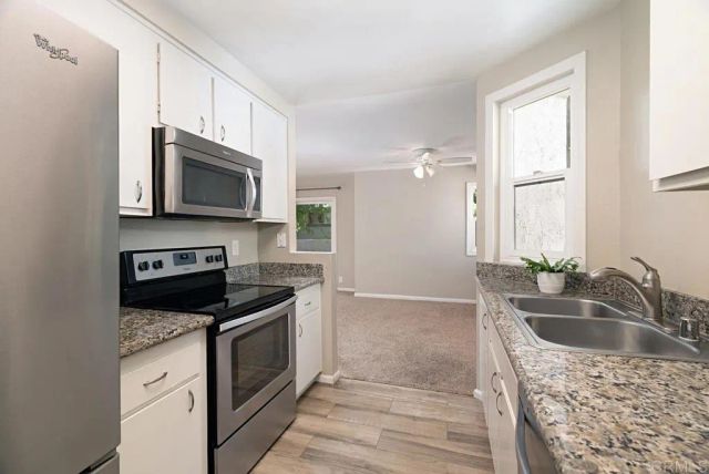 8448 Via Sonoma 100, La Jolla, CA 92037