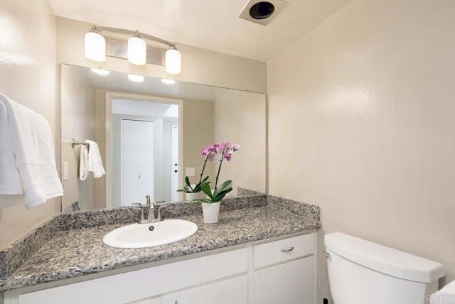 8448 Via Sonoma 100, La Jolla, CA 92037