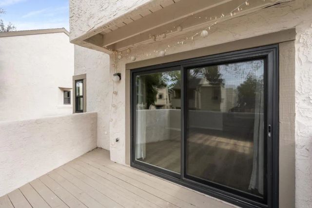 8448 Via Sonoma 100, La Jolla, CA 92037