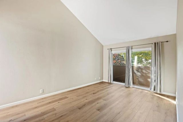 8448 Via Sonoma 100, La Jolla, CA 92037