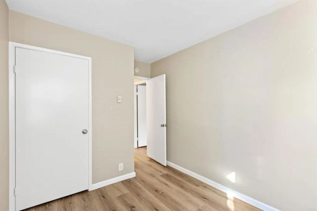 8448 Via Sonoma 100, La Jolla, CA 92037