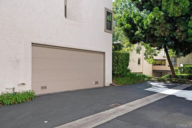 8448 Via Sonoma 100, La Jolla, CA 92037