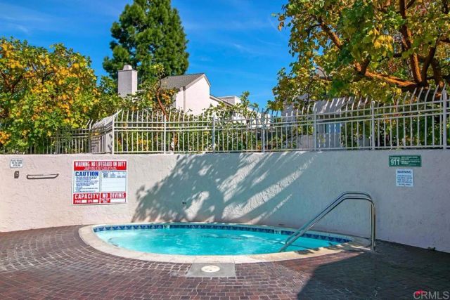 8448 Via Sonoma 100, La Jolla, CA 92037