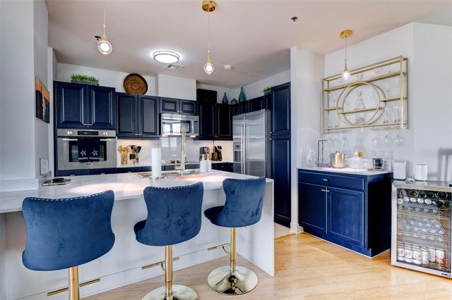 801 E Beach Drive TW2212, Galveston, TX 77550