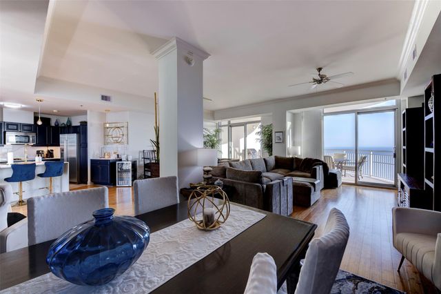 801 E Beach Drive TW2212, Galveston, TX 77550