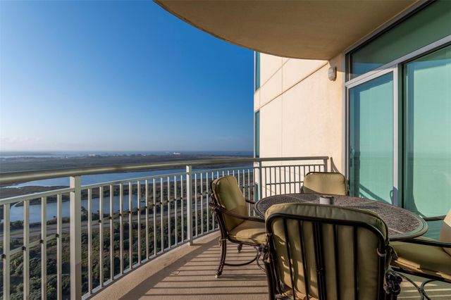 801 E Beach Drive TW2212, Galveston, TX 77550