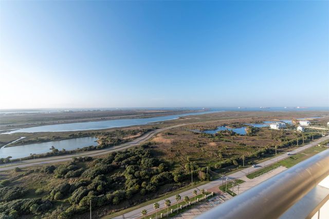 801 E Beach Drive TW2212, Galveston, TX 77550