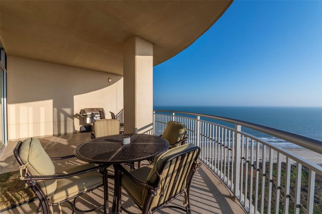 801 E Beach Drive TW2212, Galveston, TX 77550