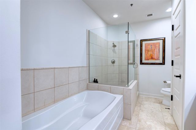 801 E Beach Drive TW2212, Galveston, TX 77550