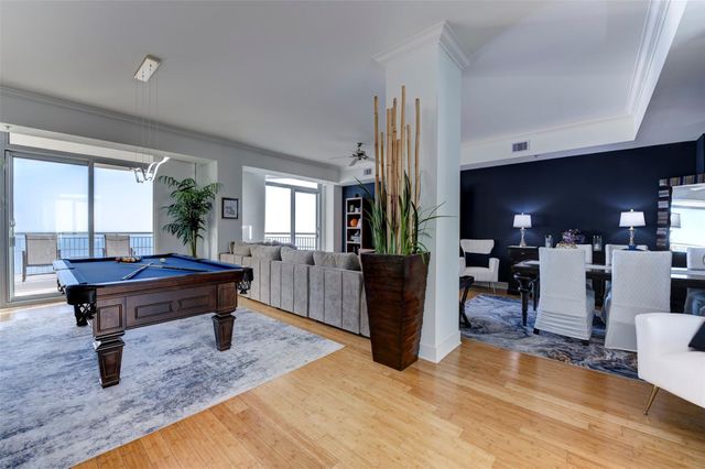 801 E Beach Drive TW2212, Galveston, TX 77550