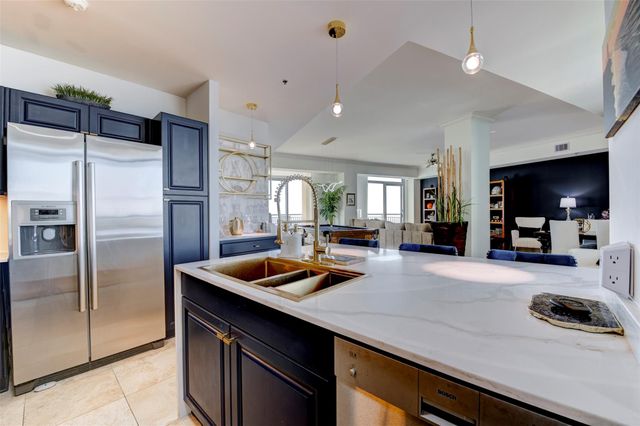 801 E Beach Drive TW2212, Galveston, TX 77550