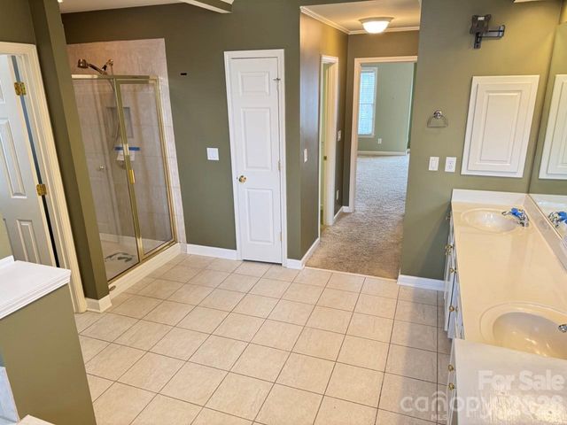 2421 Arden Gate Lane, Charlotte, NC 28262