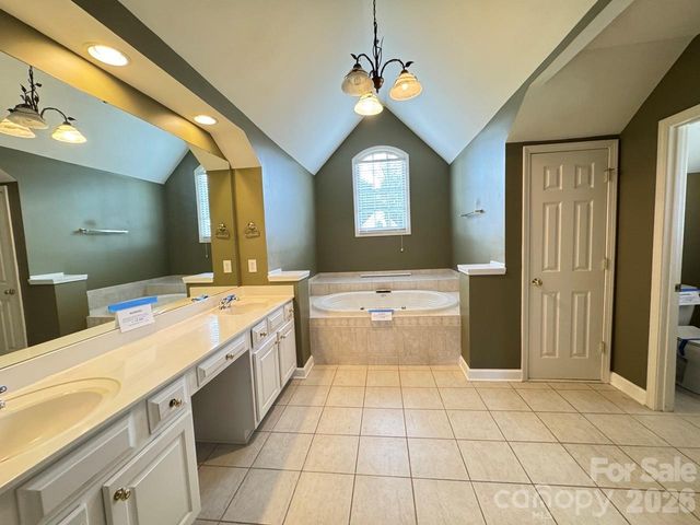 2421 Arden Gate Lane, Charlotte, NC 28262