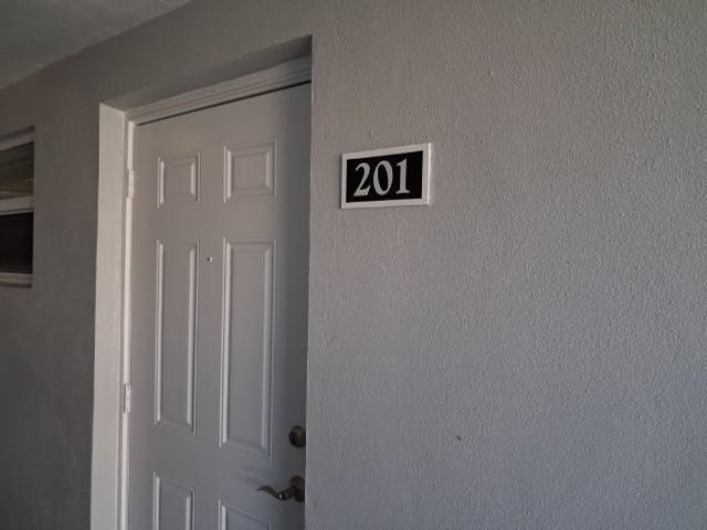 32 Colonial Club Drive 201, Boynton Beach, FL 33435