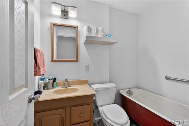 107 Little Hill Court, Ballwin, MO 63011