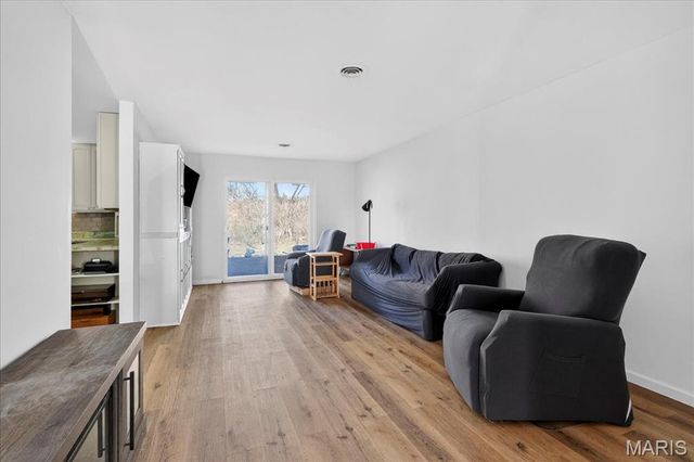 107 Little Hill Court, Ballwin, MO 63011