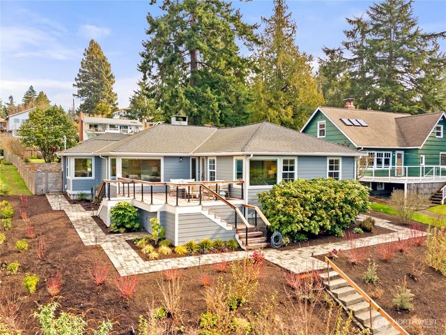 9604 44th Avenue SW, Seattle, WA 98136