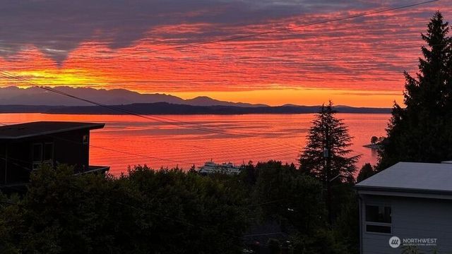 9604 44th Avenue SW, Seattle, WA 98136