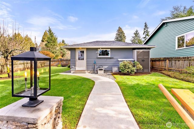 9604 44th Avenue SW, Seattle, WA 98136